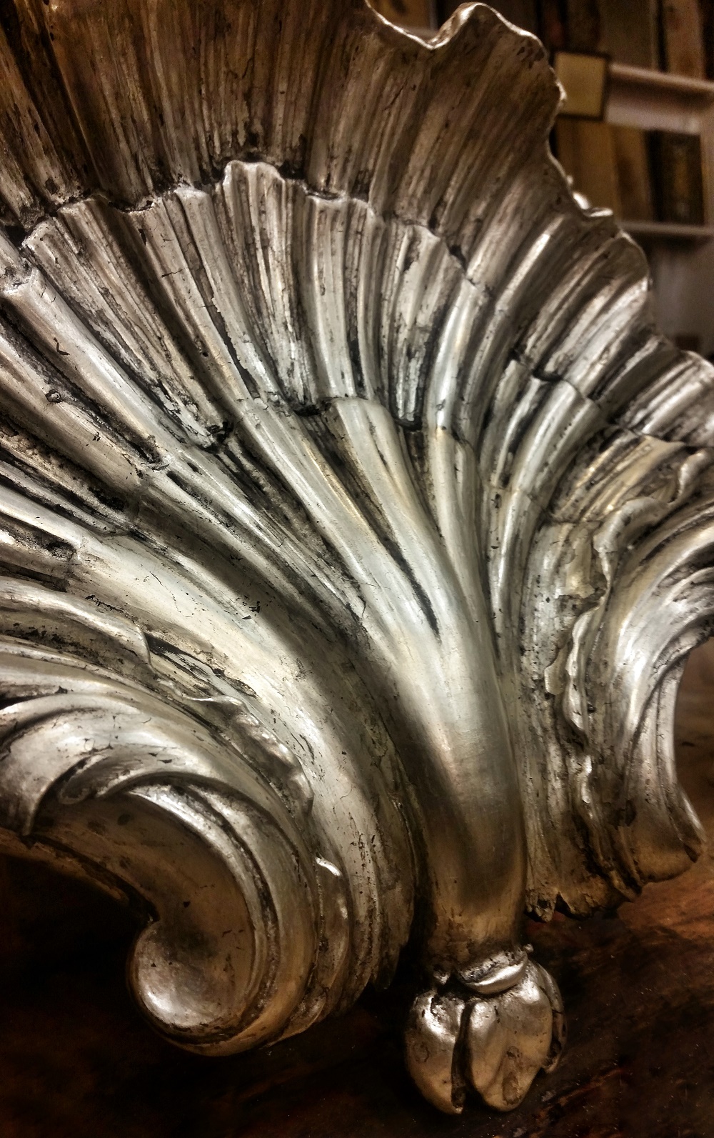 Dorure à la feuille: Travaux classiques, dorure et restauration.